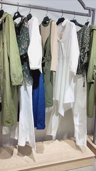 2019新款女装批发品牌折扣尾货货源女装批发厂家